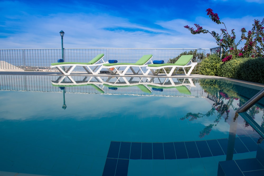 Danaes Villas 2/37