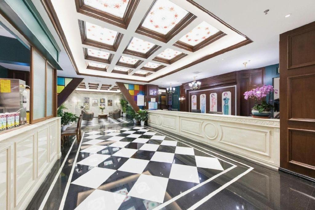 Yiting Zhenshe Hotel (Beijing Qianmen Pedestrian Street) 12/50