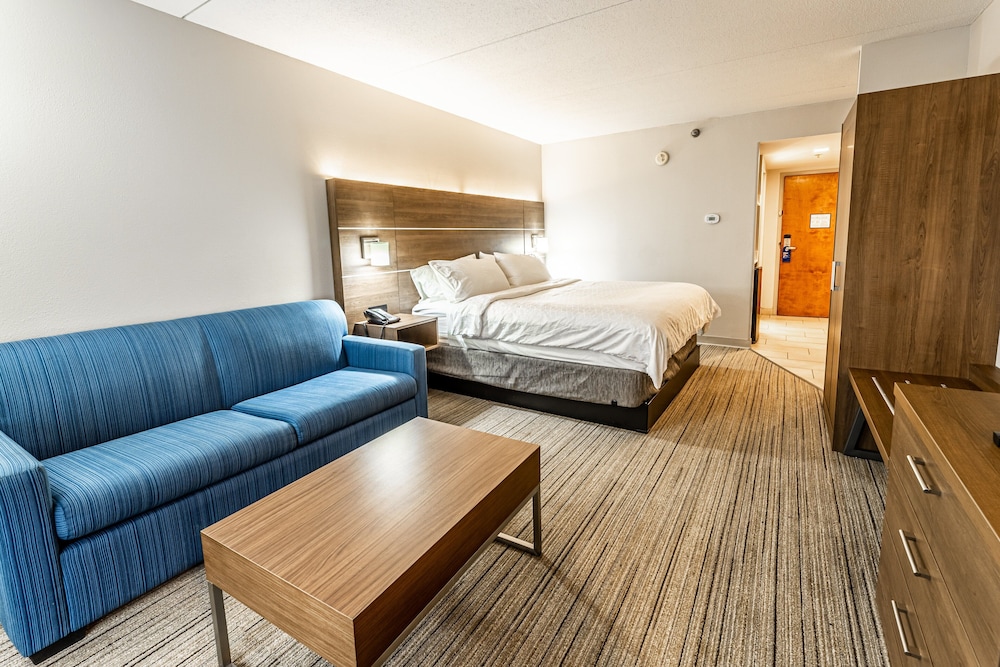 Holiday Inn Express Indianapolis South 28/54