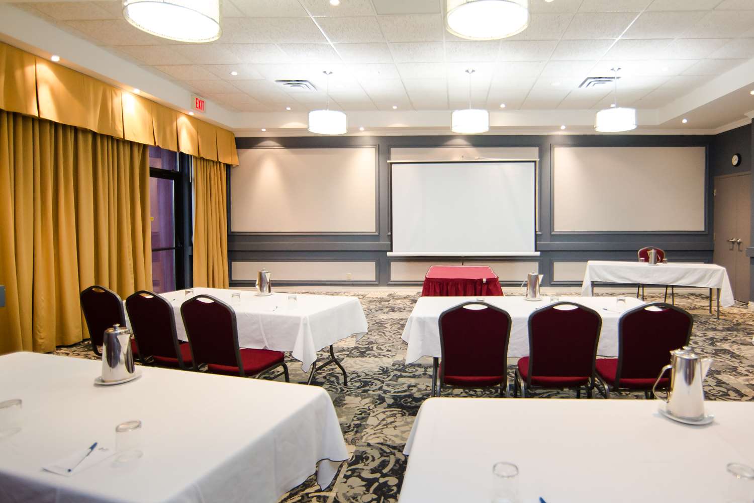 Ottawa Kanata Hotel and Conference Centre 22/24