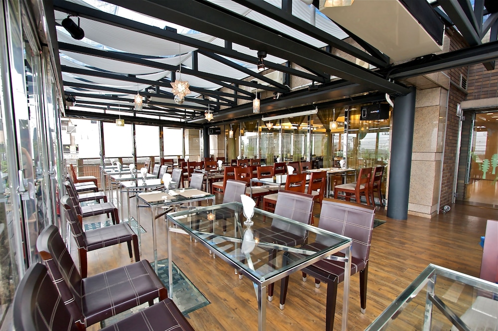 Hotel Les Champs Jiaosi 58/66