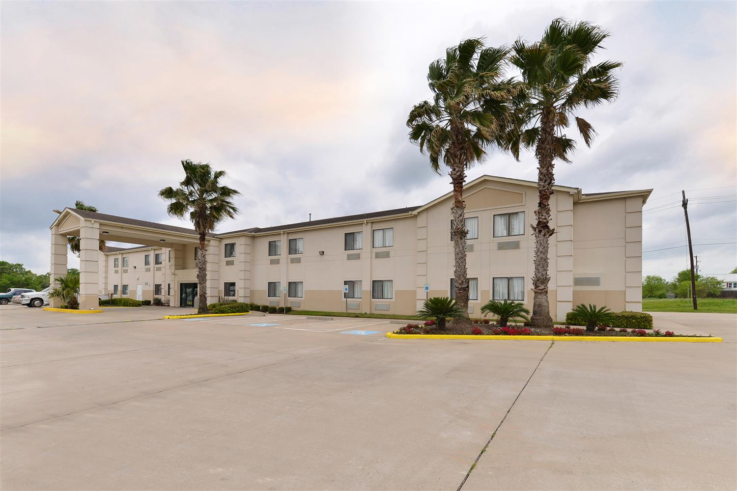 Americas Best Value Inn Somerville, TX 48/52