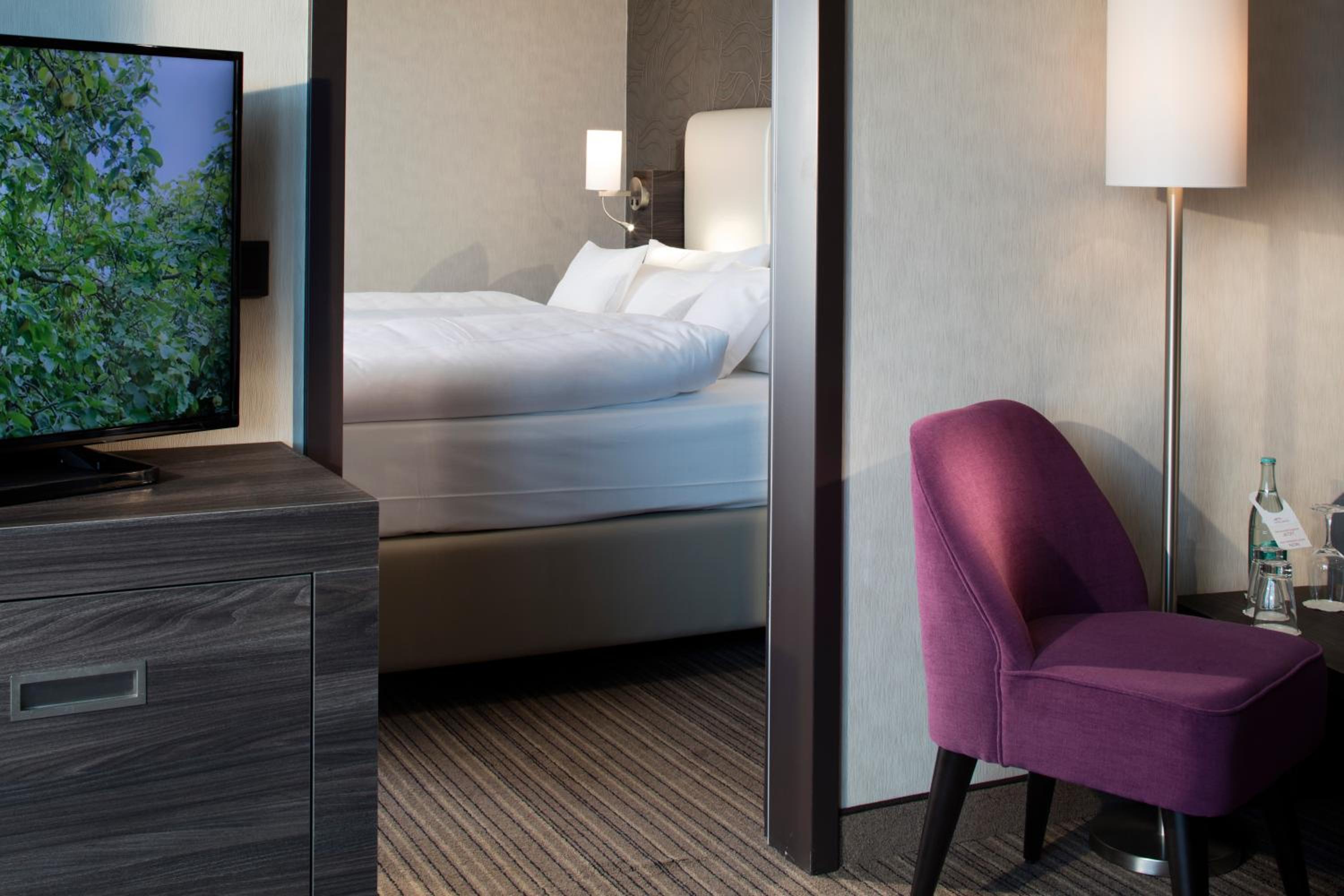 جناح، Vital Hotel Frankfurt 2/2