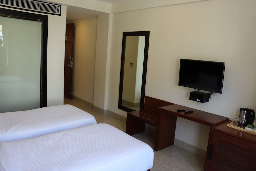 Holy River Hotel 8/47