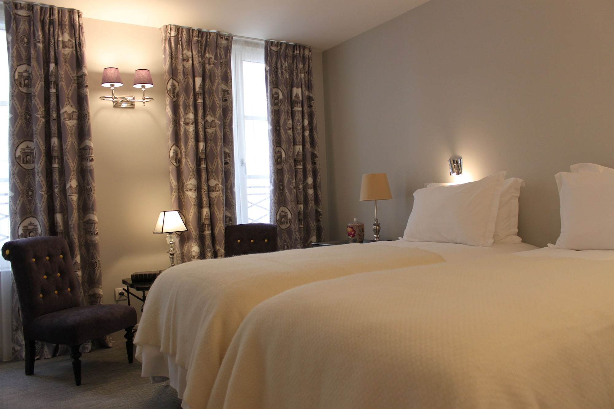 2 BEDROOMS, CONNECTING, EXECUTIVE