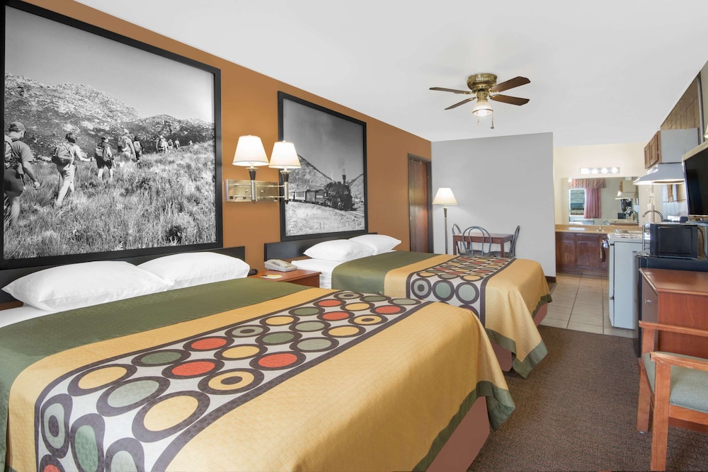 Super 8 By Wyndham Alamosa 11/51