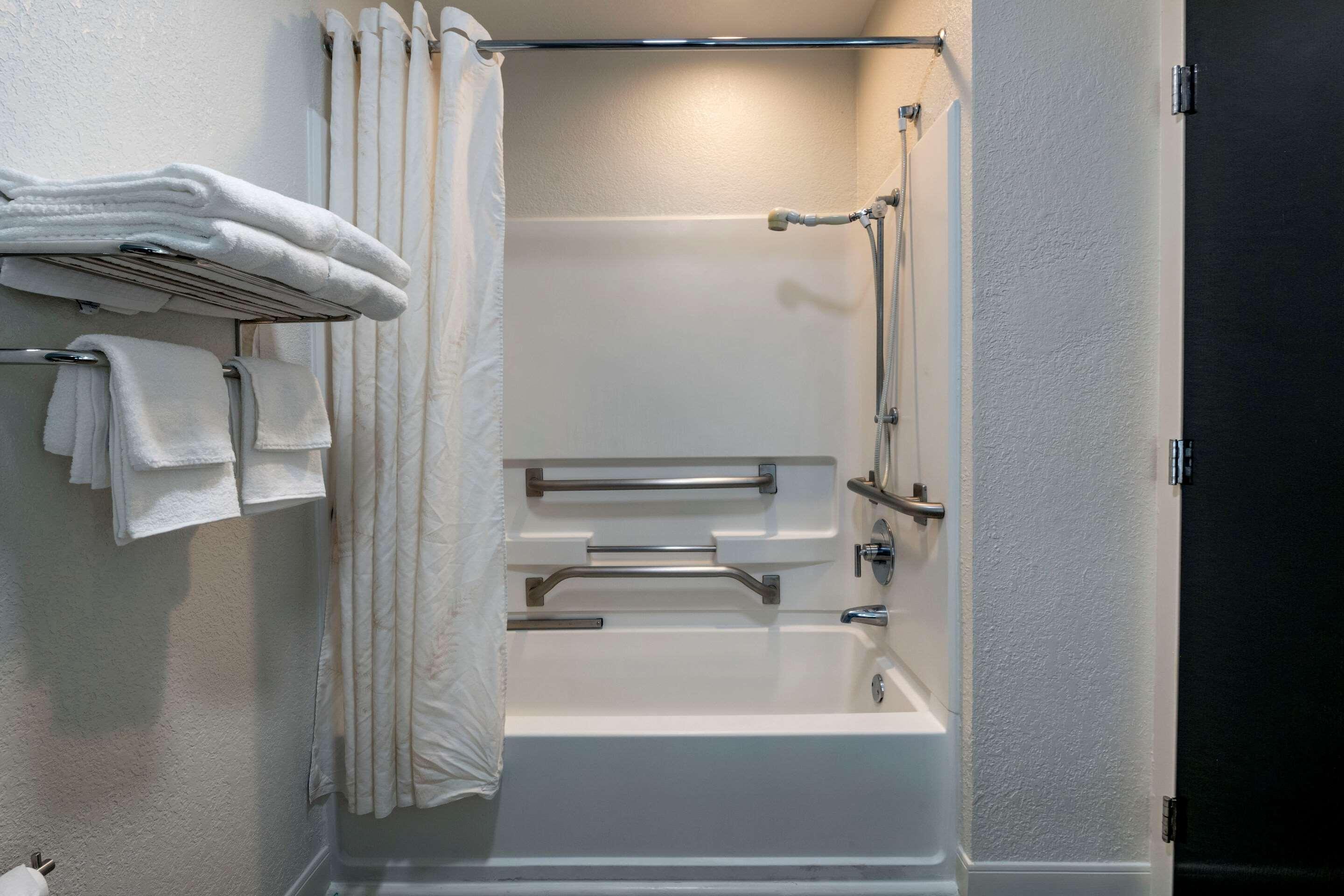 غرفة بسرير كوين لذوي الإعاقة، Sleep Inn Jacksonville Airport 4/4