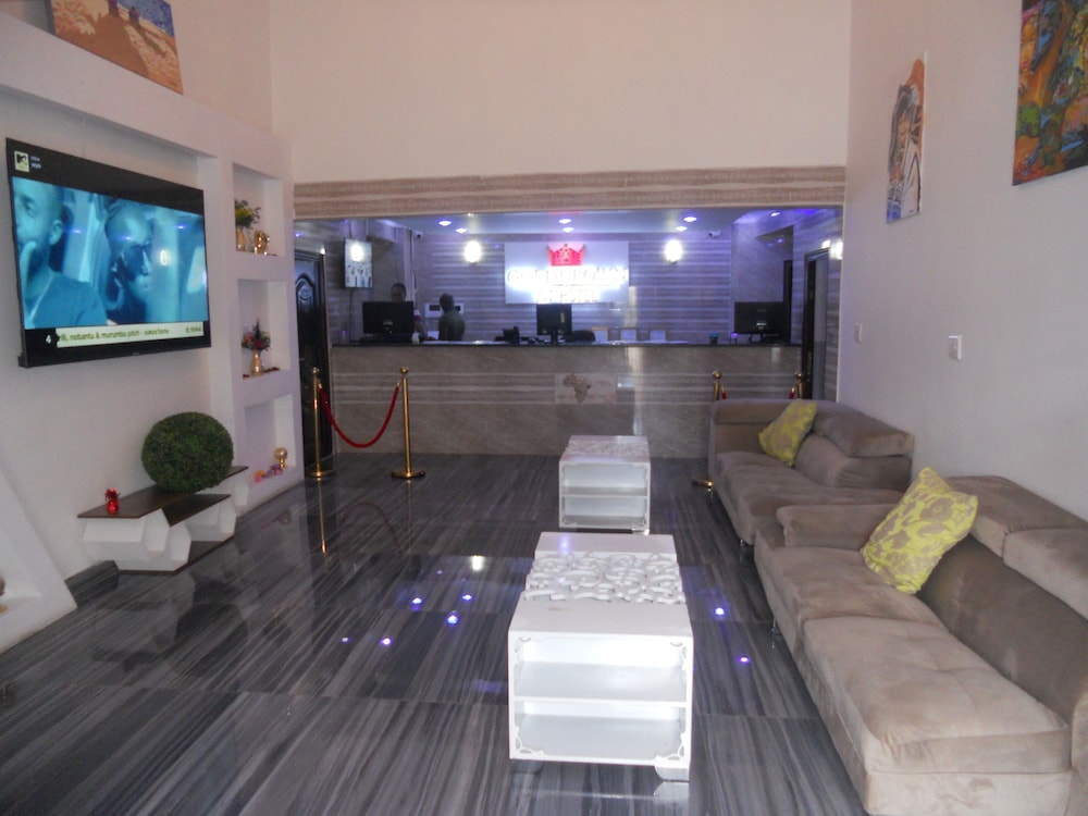 Gold Crown International Hotel 9/50