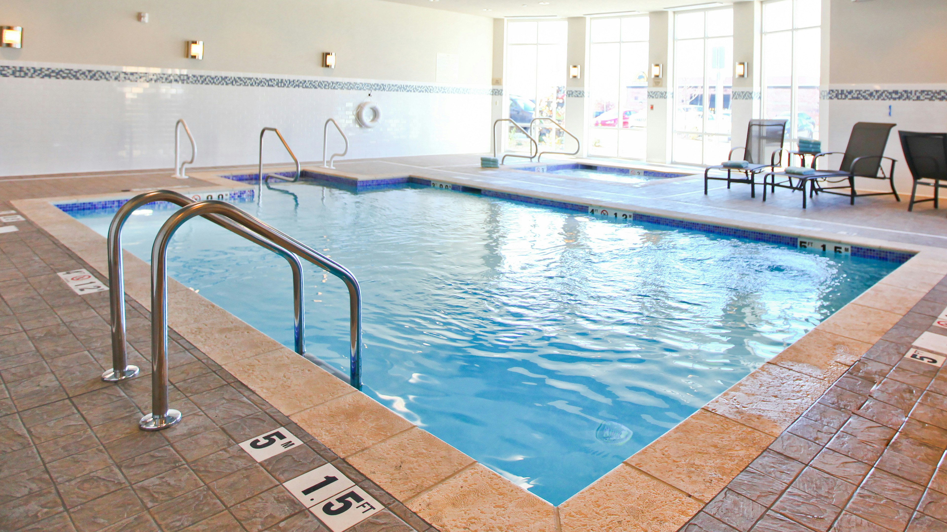 Holiday Inn Hotel And Suites Davenport 20/56