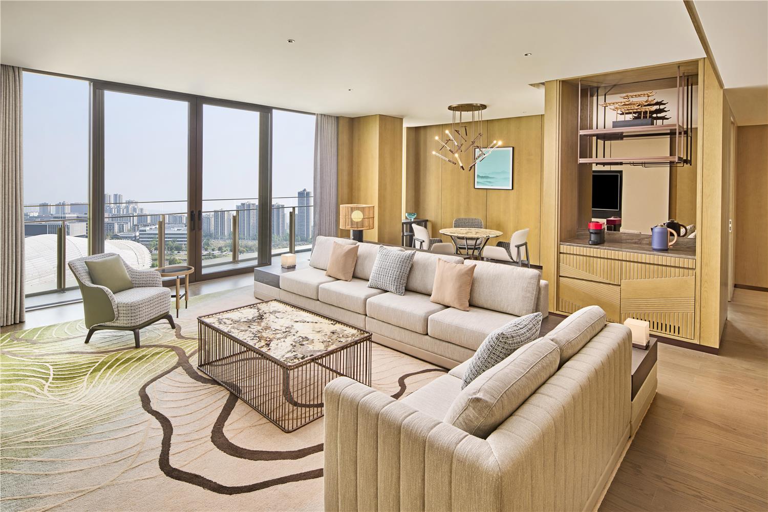 Inso Hotel Chongqing, Curio Collection by Hilton 30/57