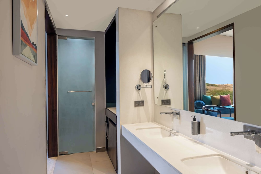 Pramod Lands End Resort, a member of Radisson Individuals 63/65