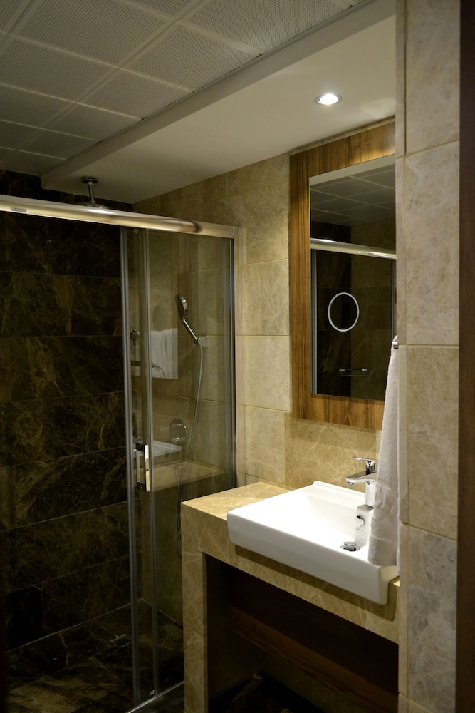 Engin Otel 27/30