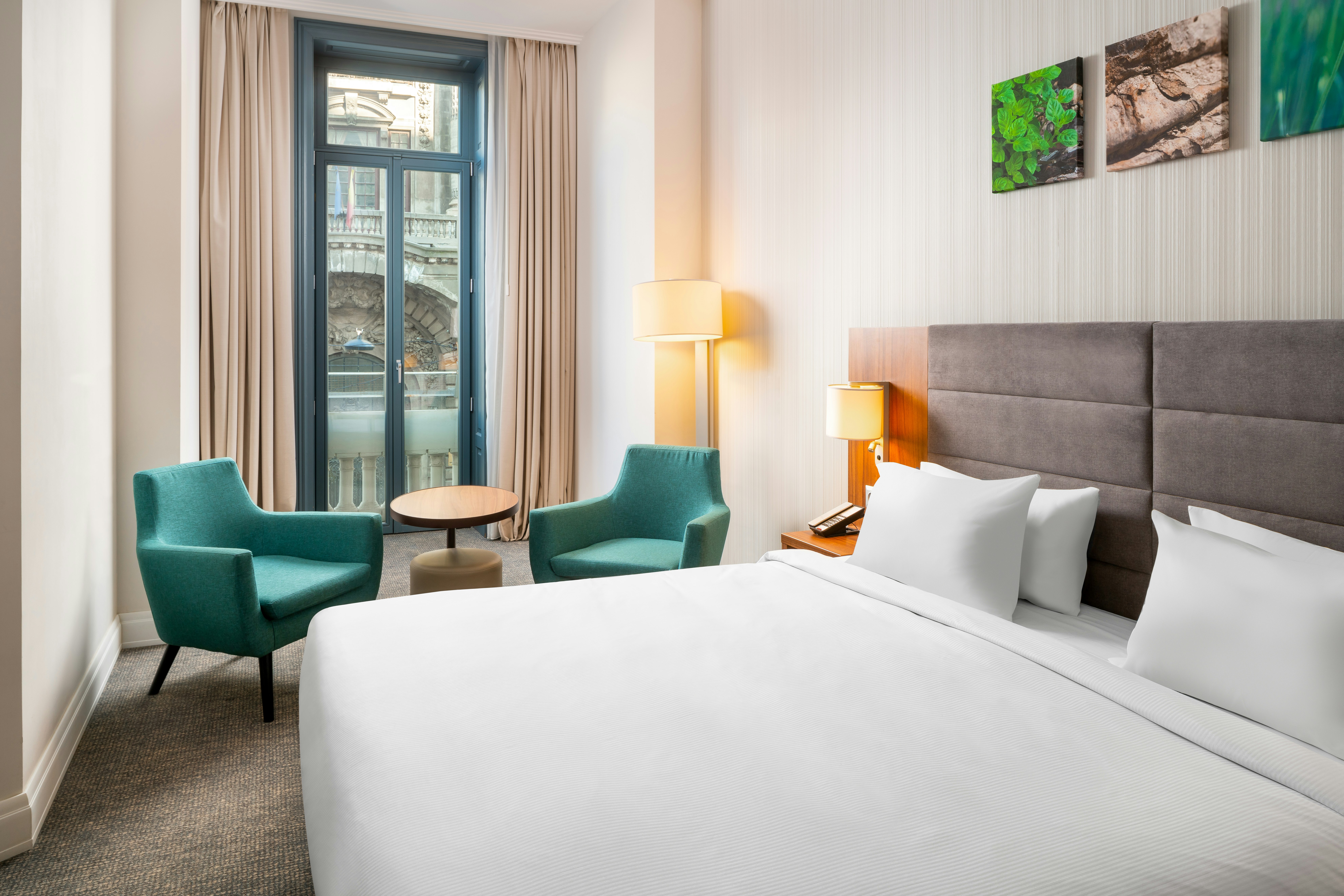 ROOM, KING BED