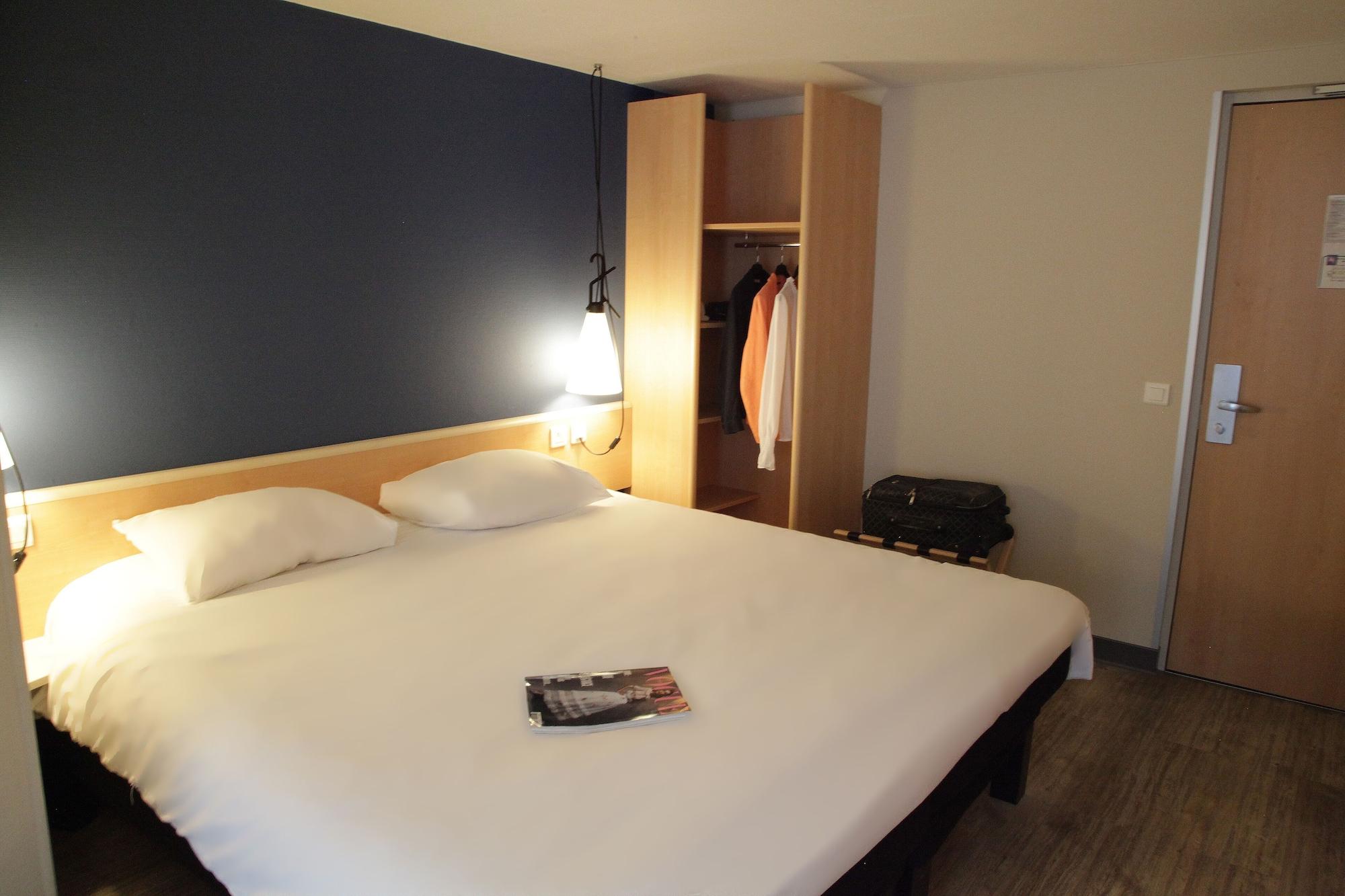 Standard, Multiple Beds