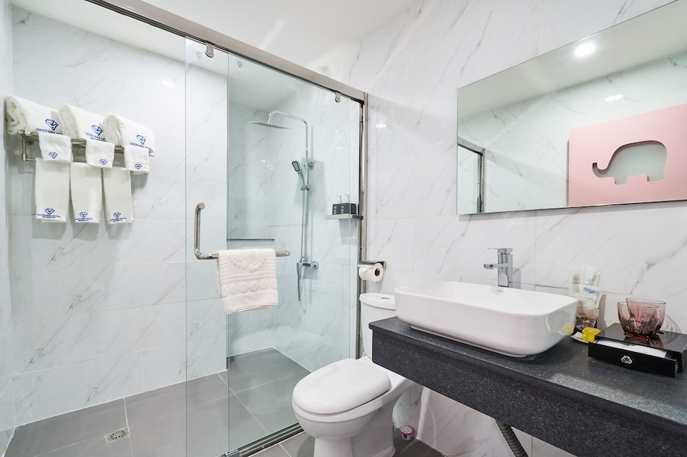 Sapphire Hotel Silom Bangkok 45/48