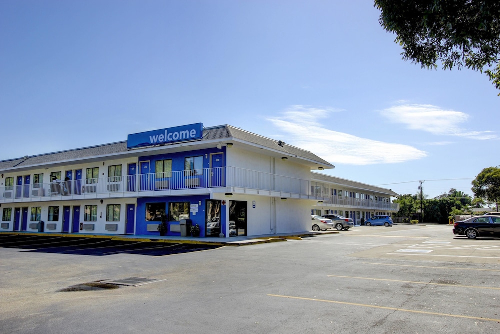 Motel6 Lantana/West Palm Beach, FL in LANTANA - FL