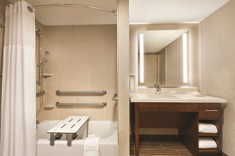 HOMEWOOD SUITES BY HILTON WASHINGTON DC CAPITOL-NAVY YARD 12/76