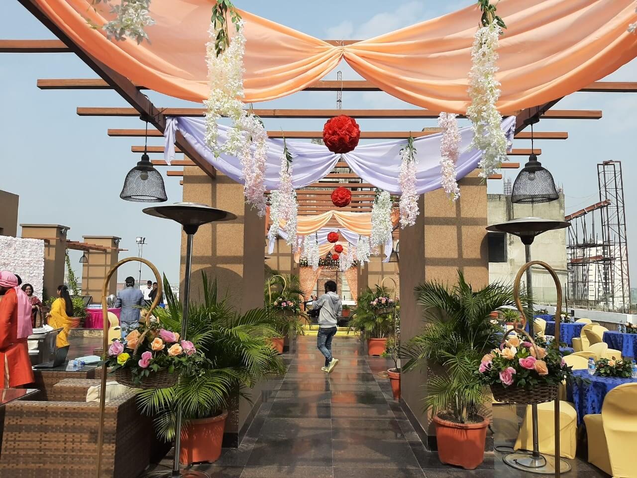 The Grand JBR 15/28