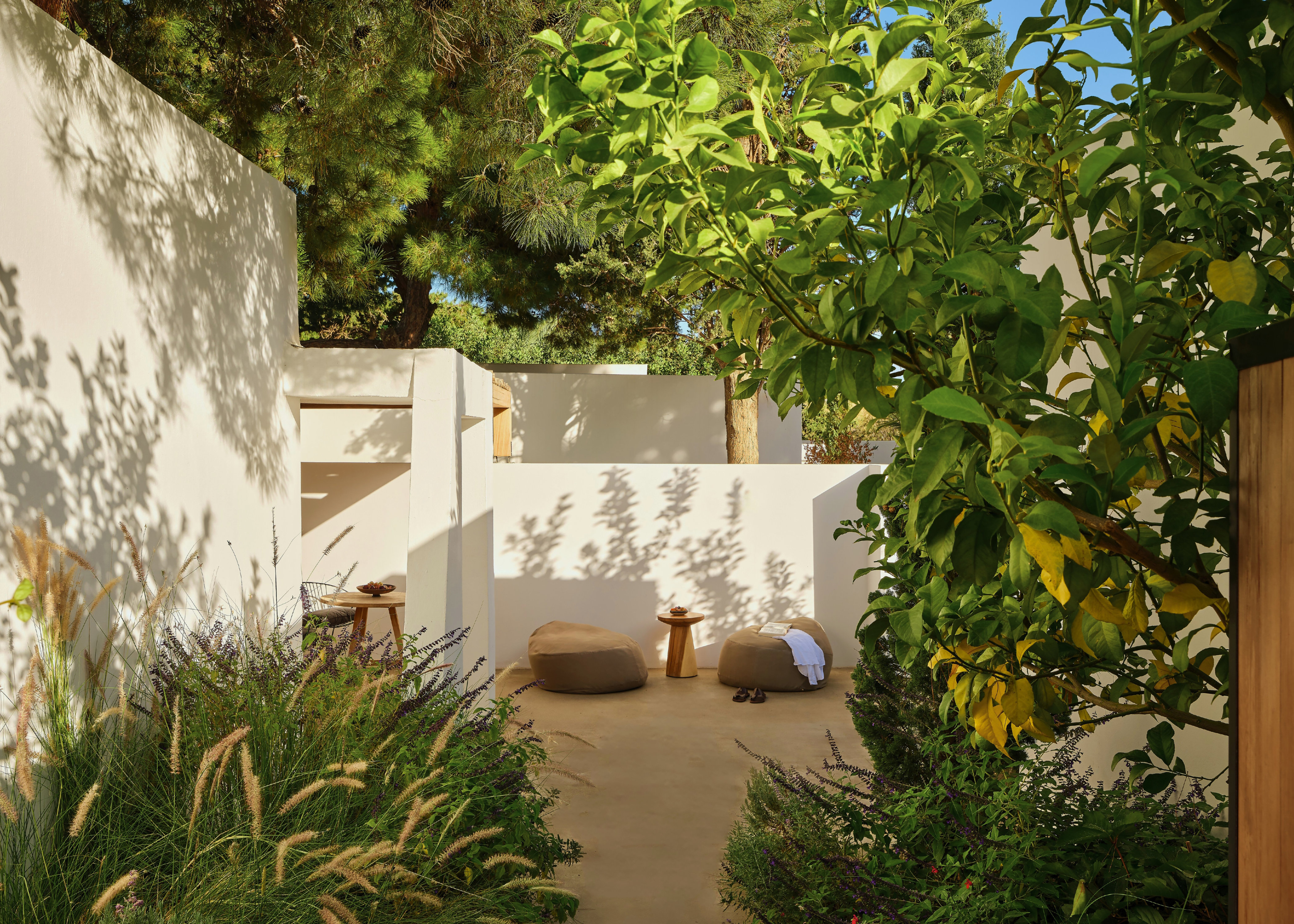Minos Beach Art Hotel 59/63