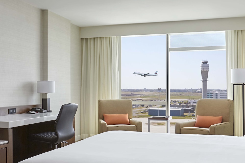 CALGARY AIRPORT MARRIOTT IN-TERMINAL HOTEL 12/33