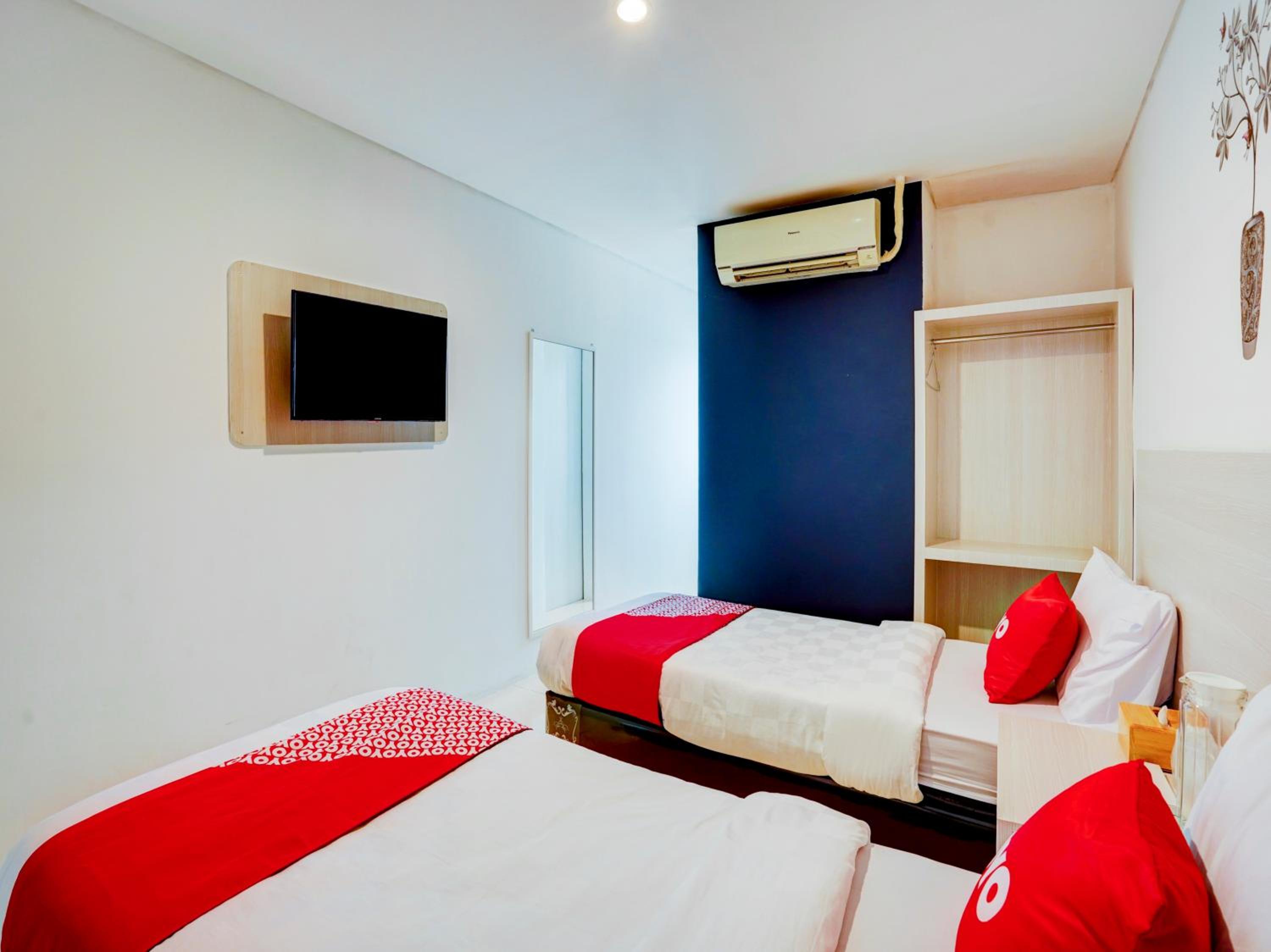 LG Hotel Jember 30/50