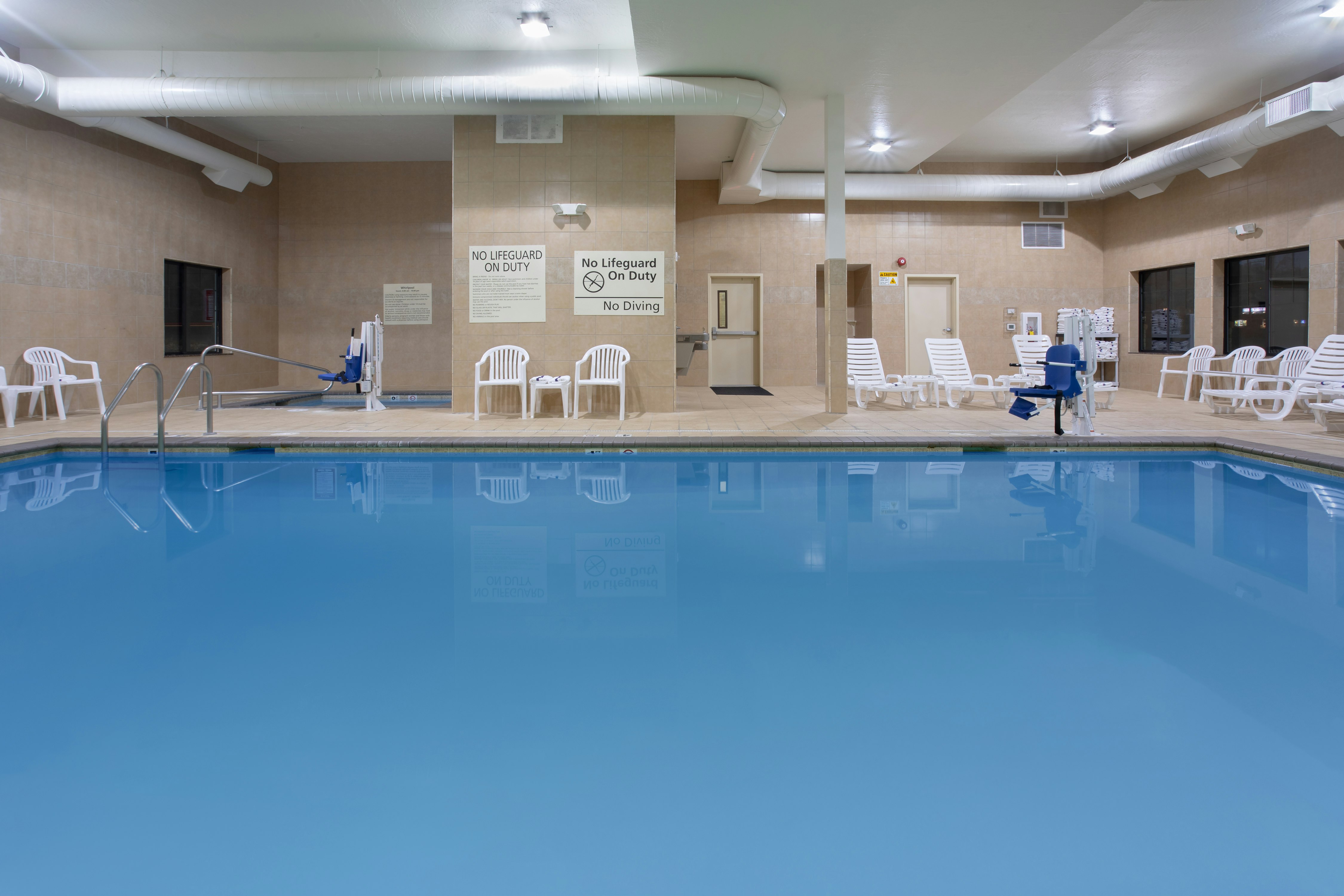 HAMPTON INN AND SUITES ASTORIA 26/39