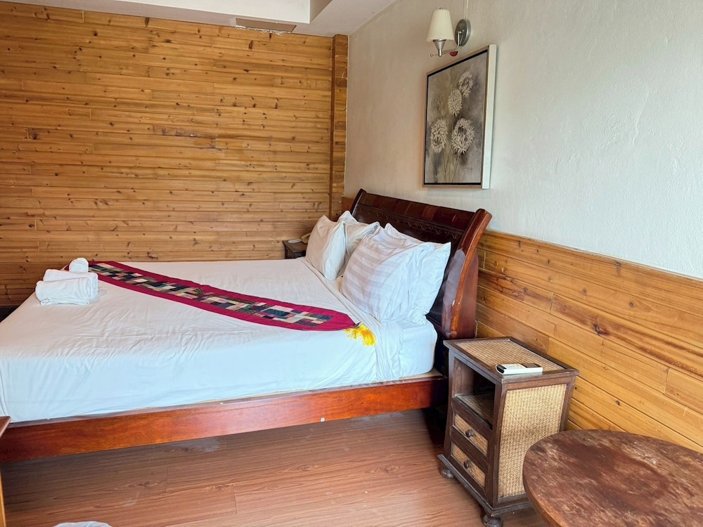Standard, King Bed