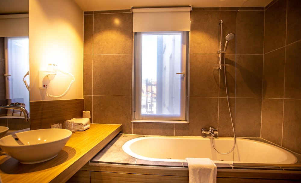 Hotel Saint Sauveur 44/50