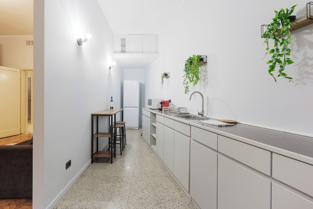 Brera Apartments In Garibaldi 5/50