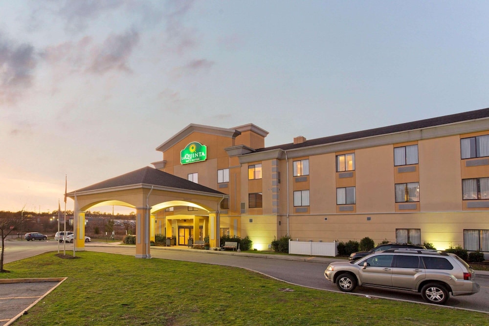 La Quinta Inn Suites Richmond Kings Dominion 39/44