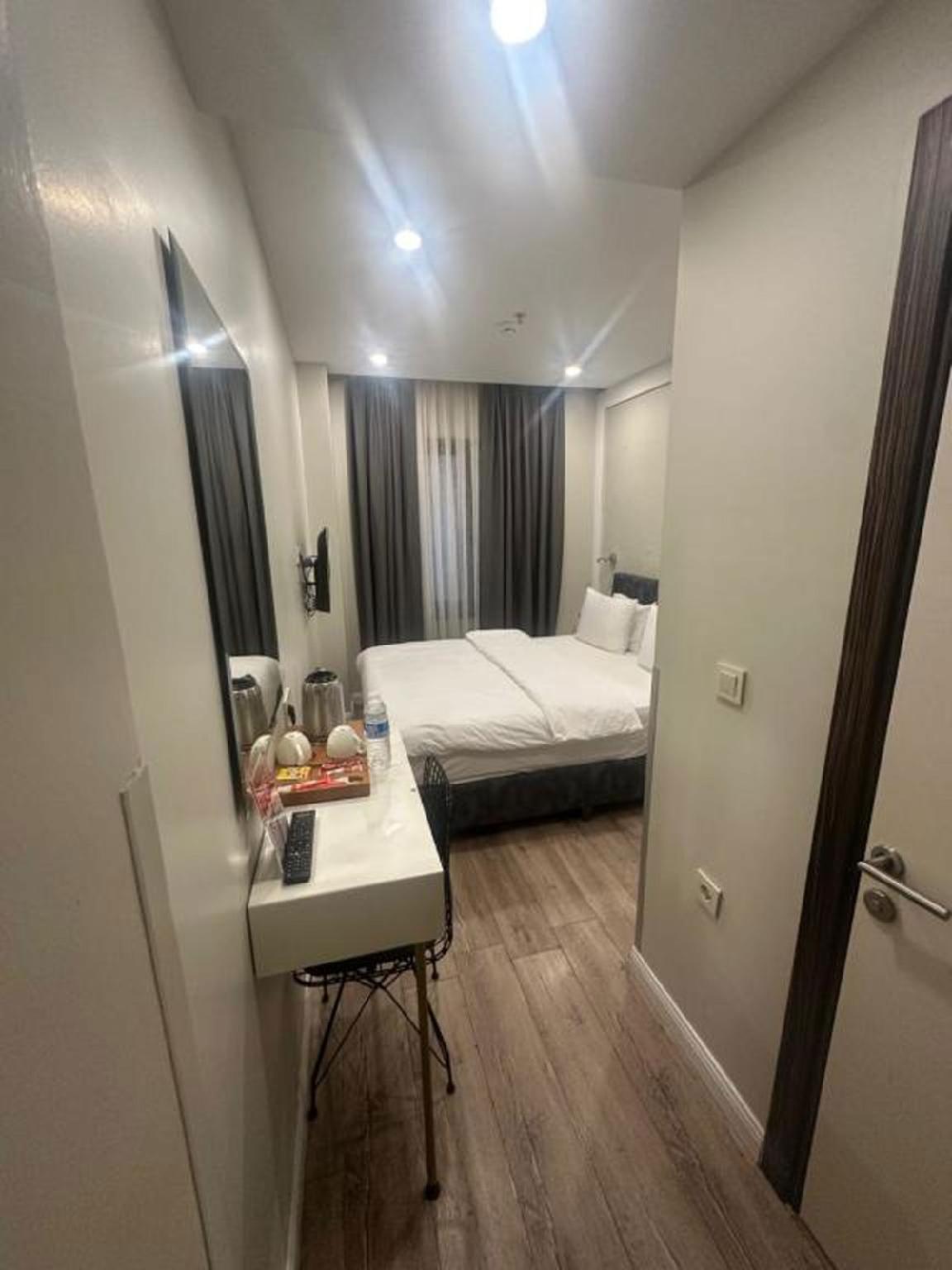 2 Rooms, Family