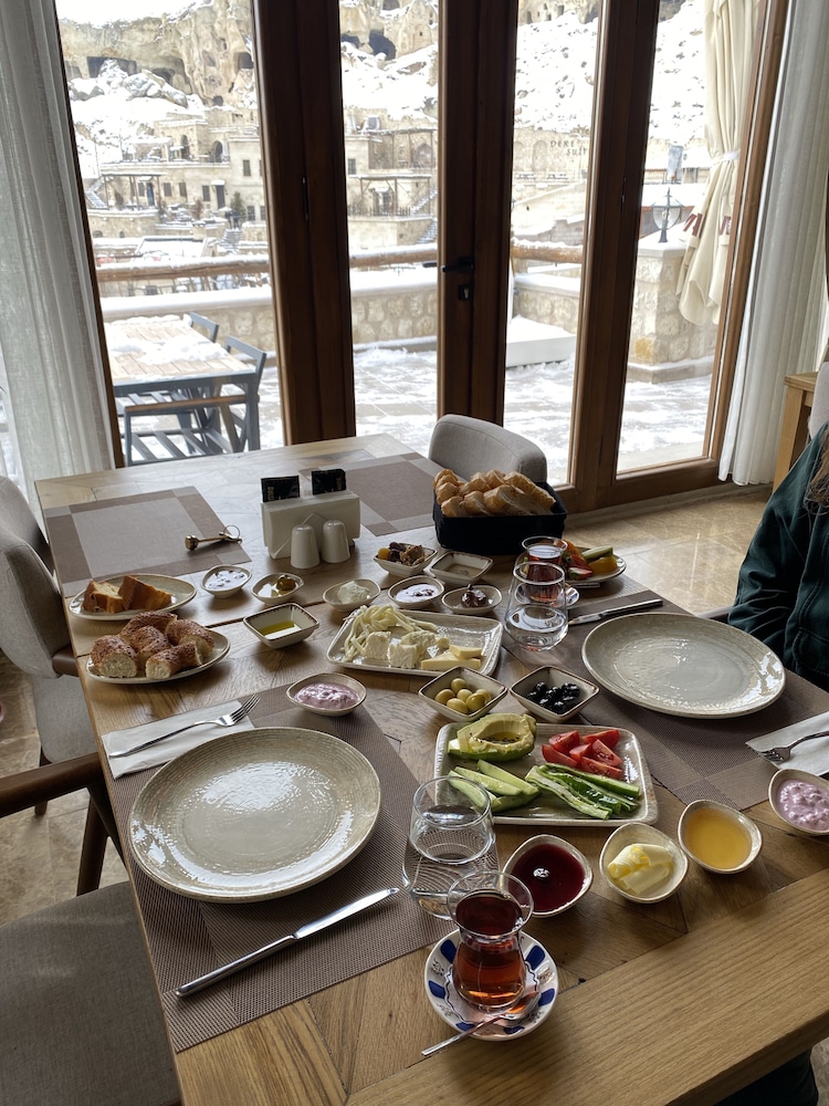 Solem Cave Suites 38/56