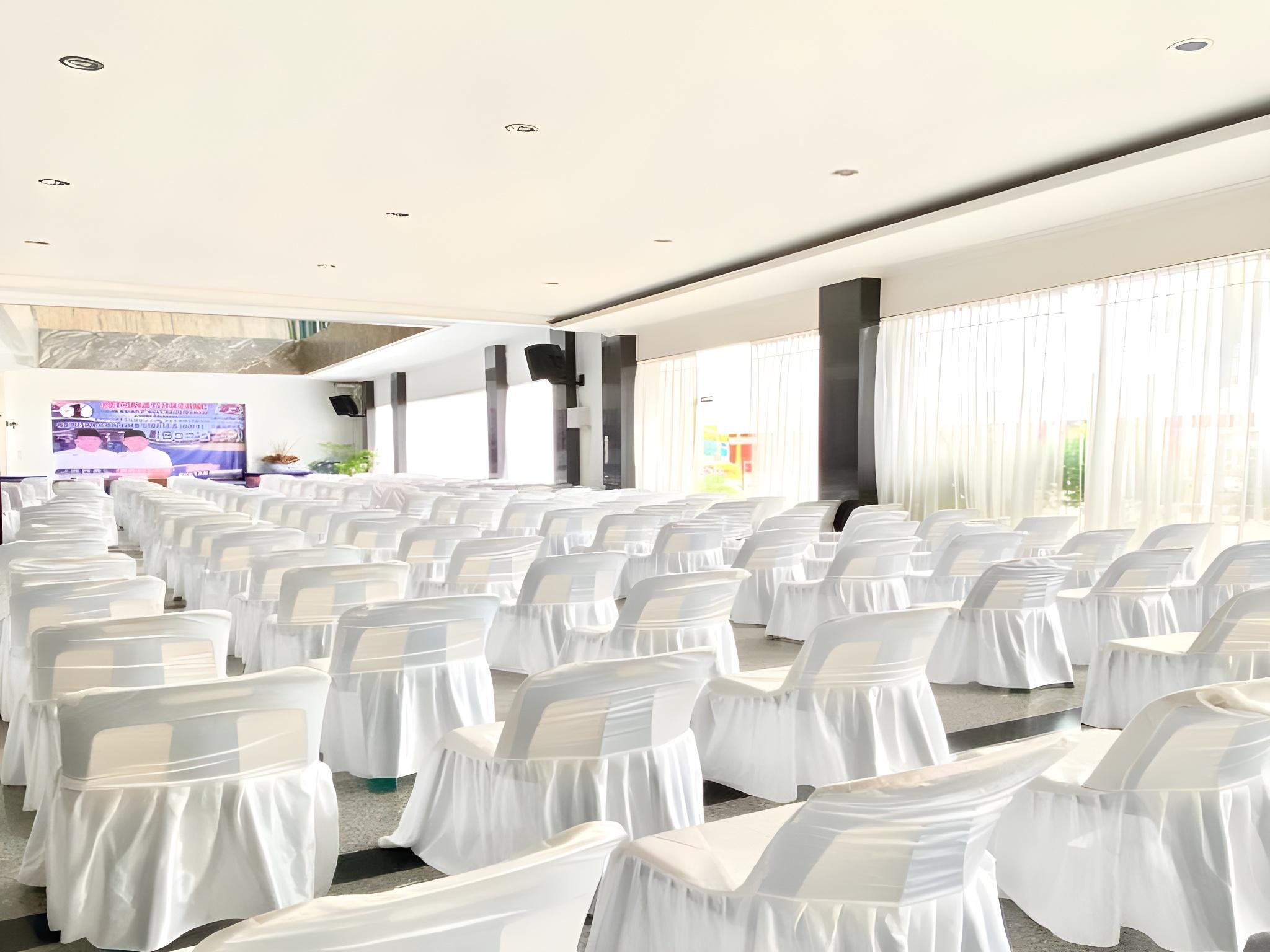 Hotel Prima Indah 24/27