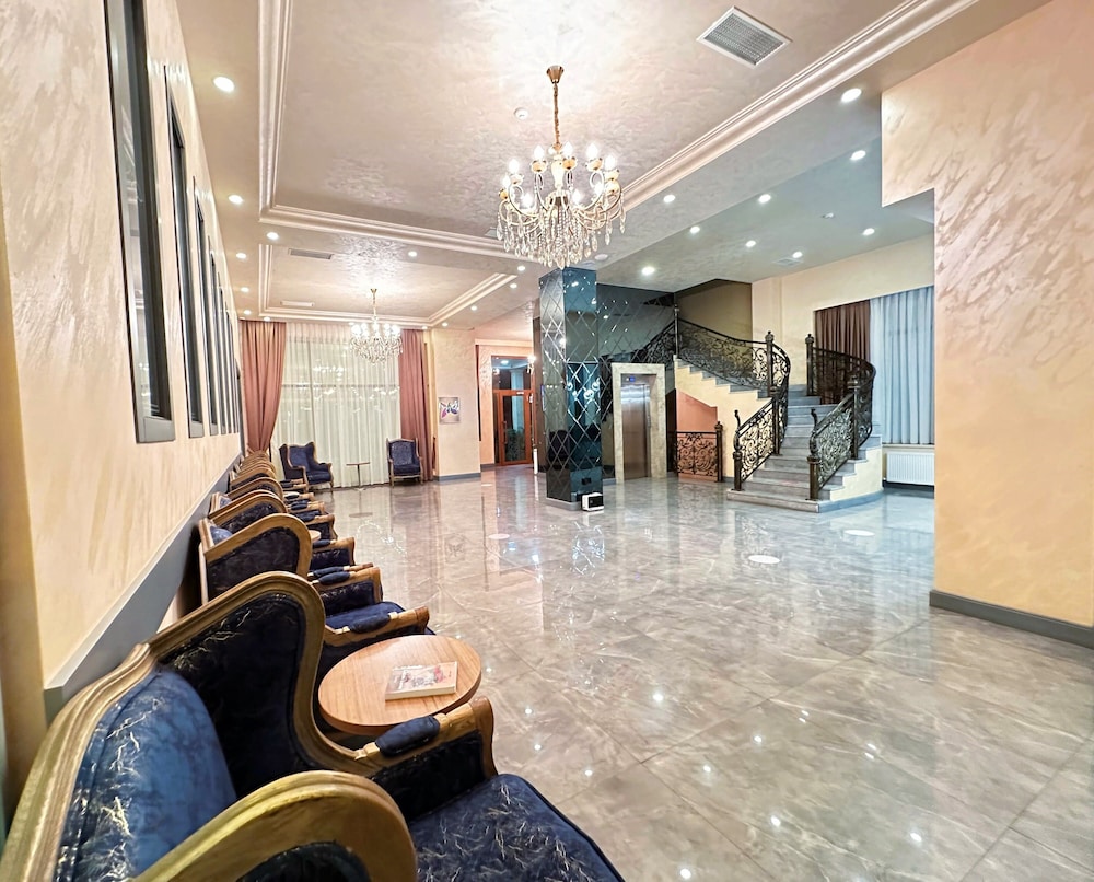 GM City Hotel 8/50