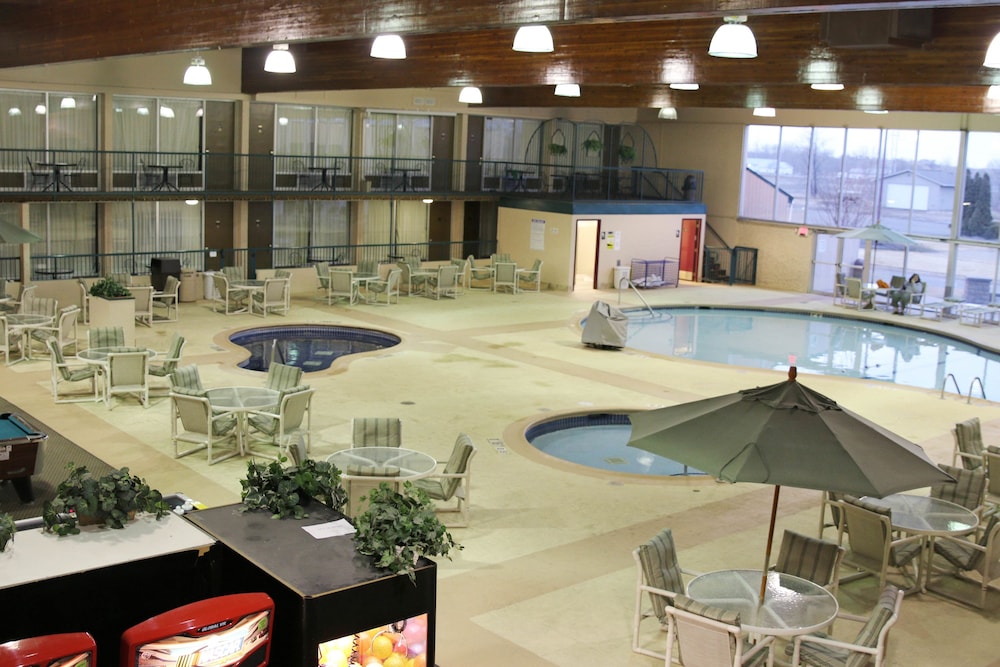 Holiday Inn Alexandria 3/42