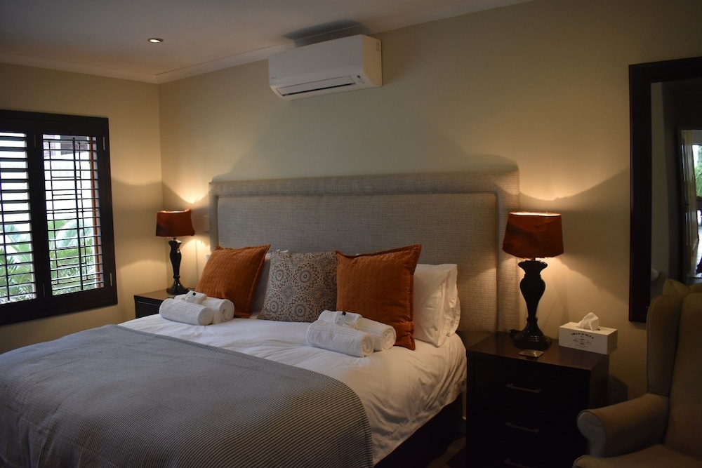 DELUXE, KING BED, GARDEN VIEW, ACCESSIBLE
