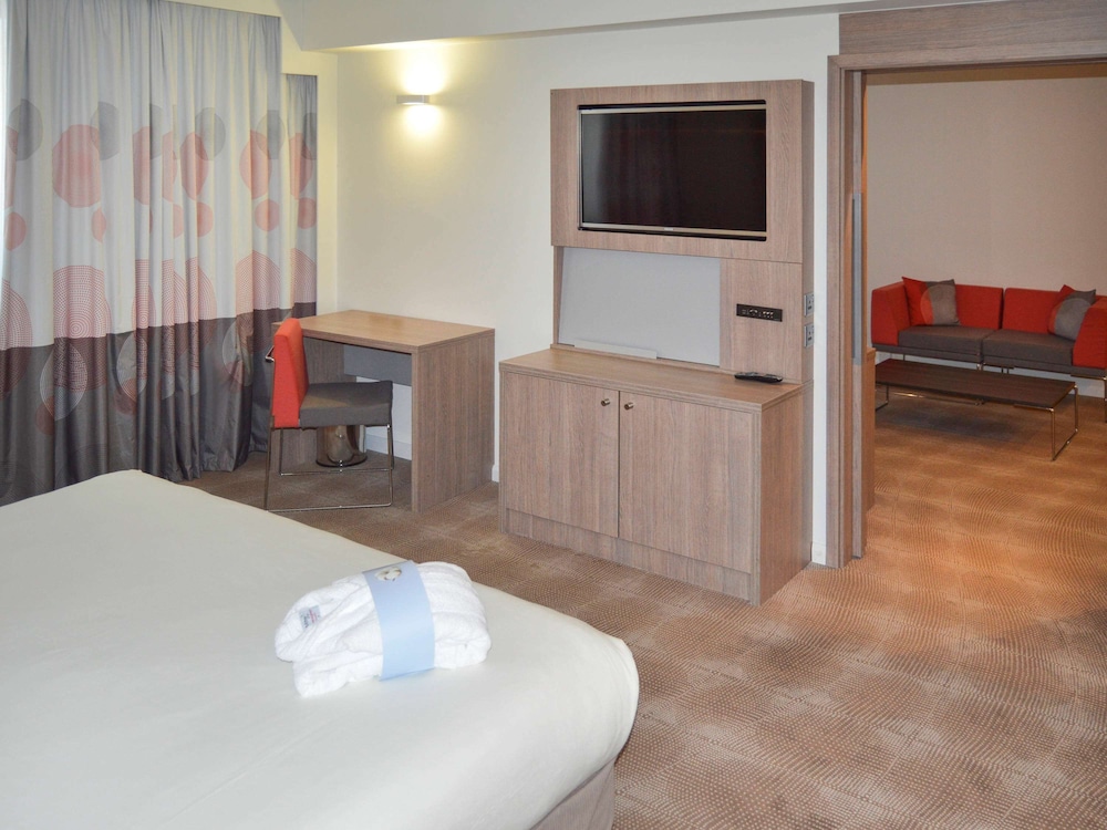 Novotel London Brentford 36/79