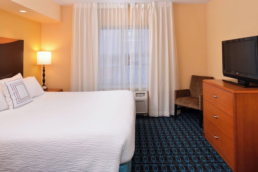 STUDIO, SUITE, KING BED, SOFA