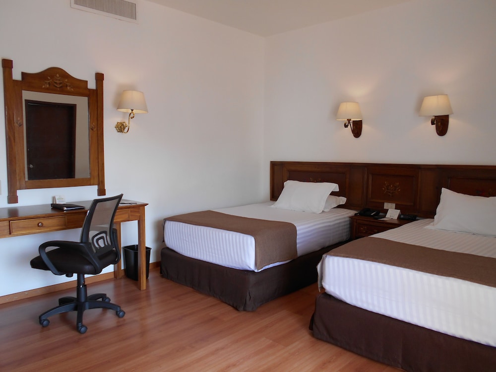 Hotel De Mendoza 24/57