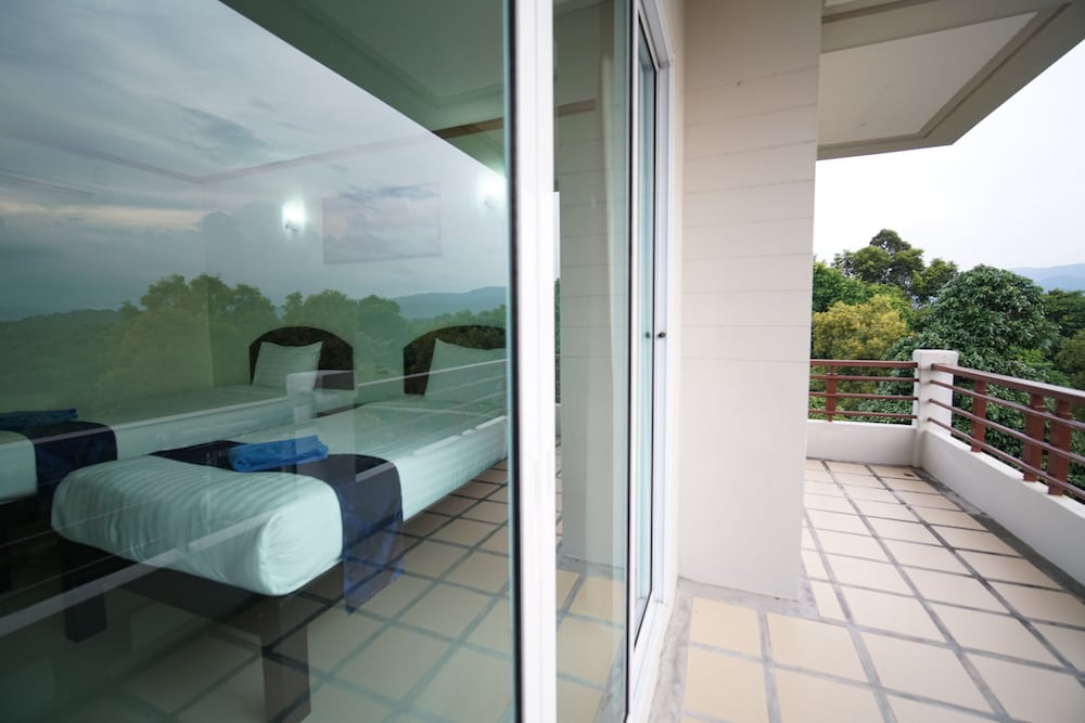 Sea Mountain Khanom Hotel 49/49