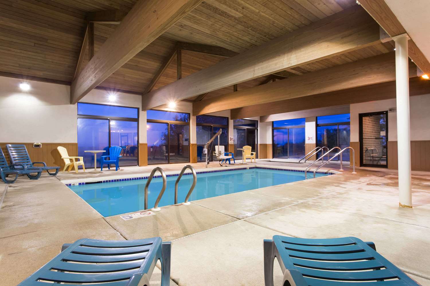 Days Inn by Wyndham Johnson Creek 22/33