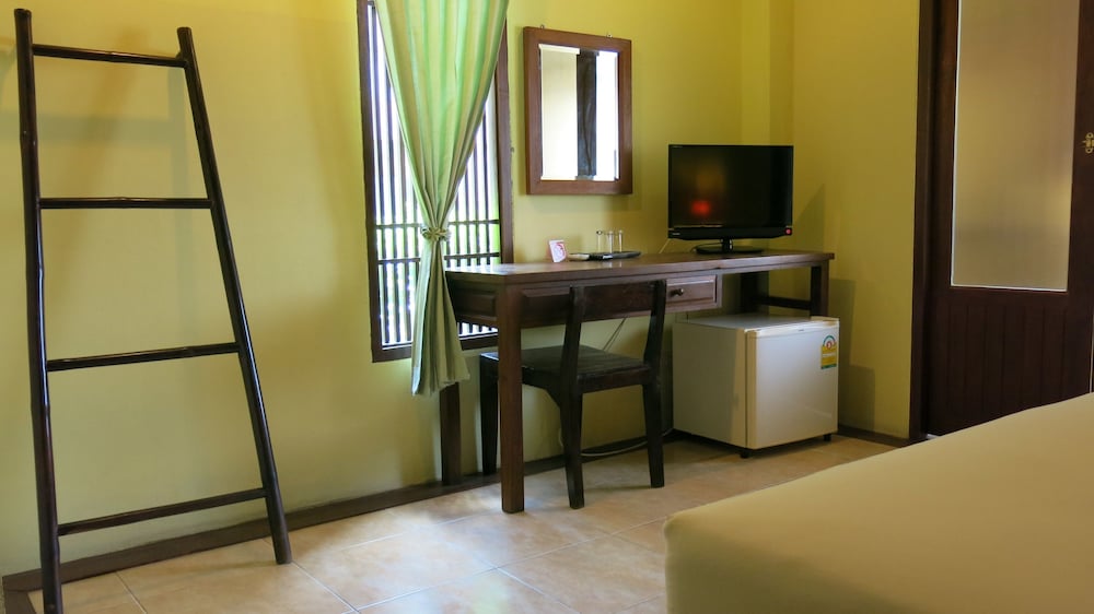 Baan La Poon Hotel 18/21
