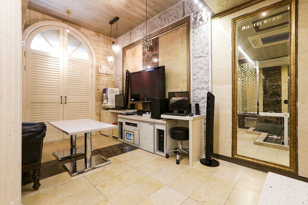 Koam Tourist Hotel 40/50