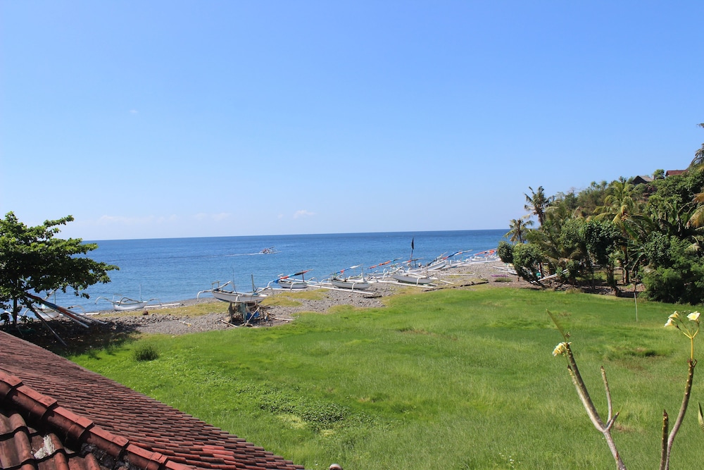 Arya Amed Beach Resort 46/69