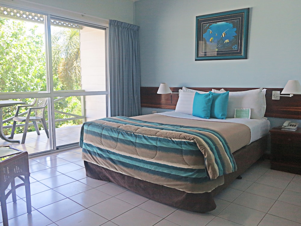 Madang Resort Hotel 10/50