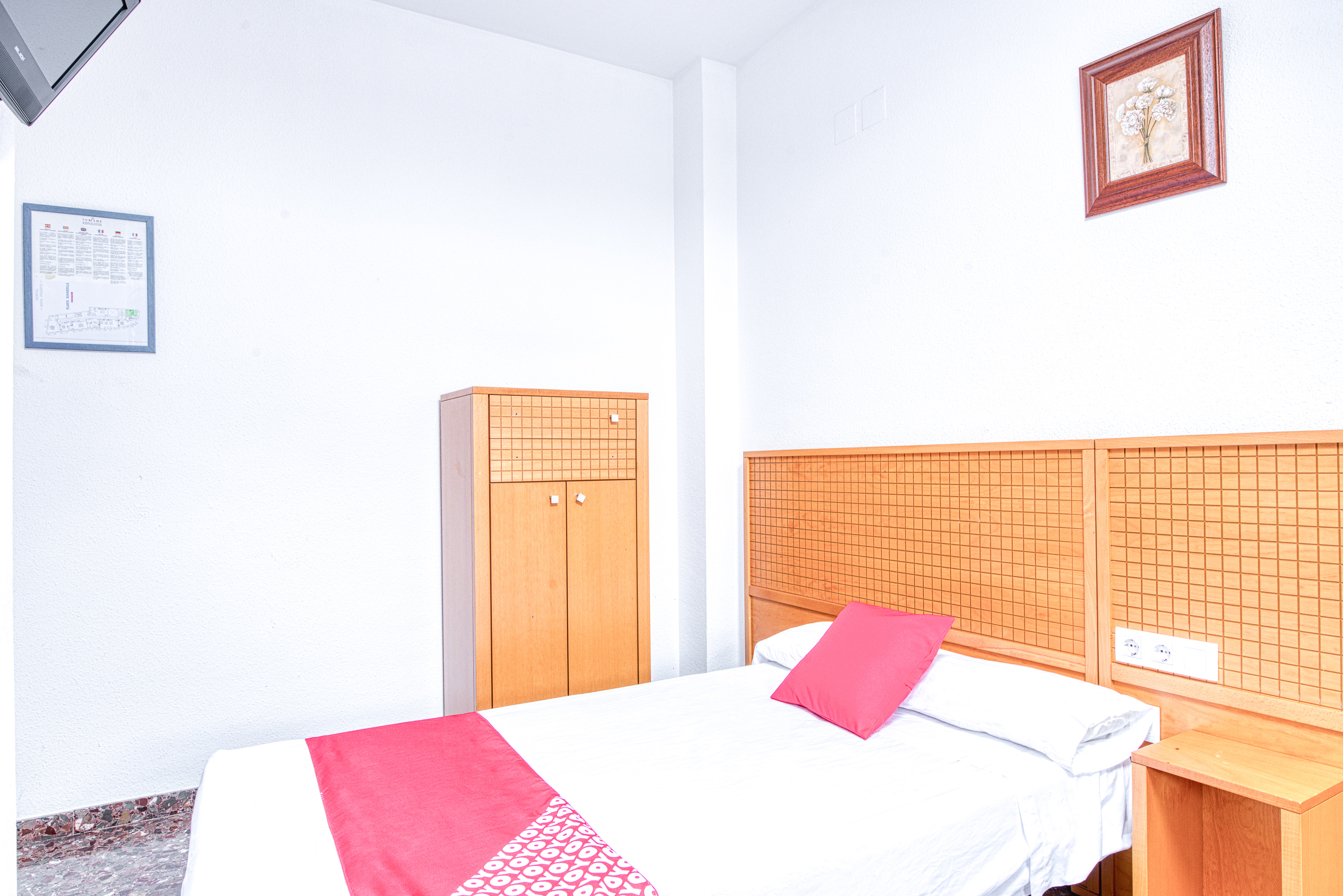 OYO Hostal Nova Picanya 5/11
