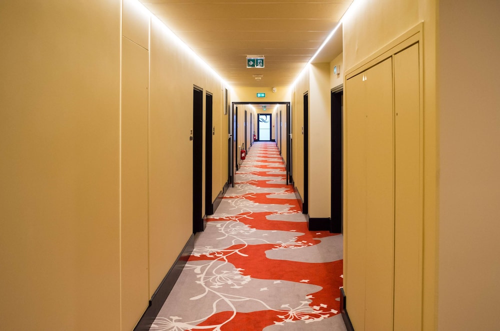 Kyriad Prestige Amiens Poulainville Hotel and SPA 15/40