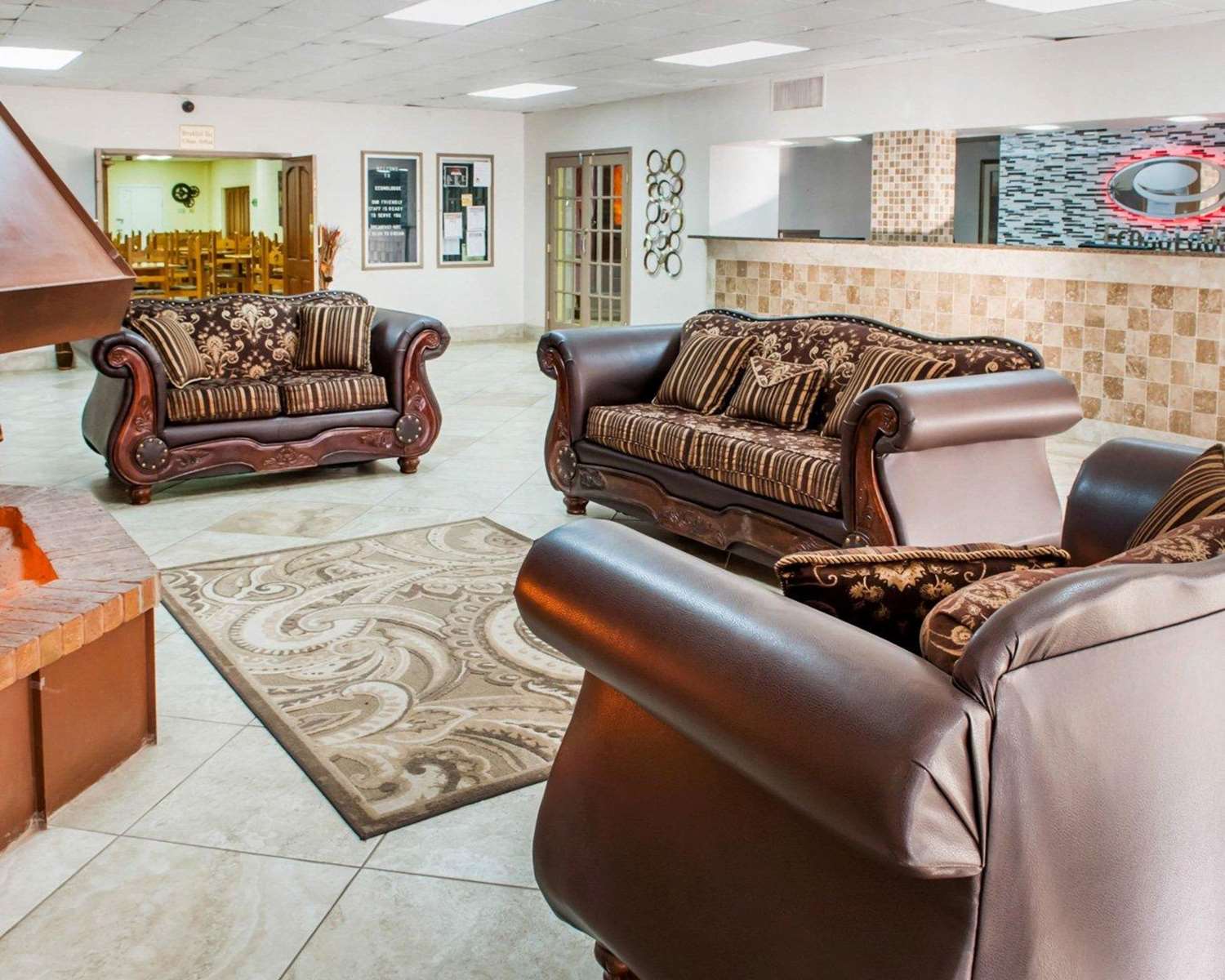 Econo Lodge Carlsbad Caverns Area 10/25