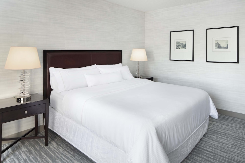 Westin Edmonton 6/40