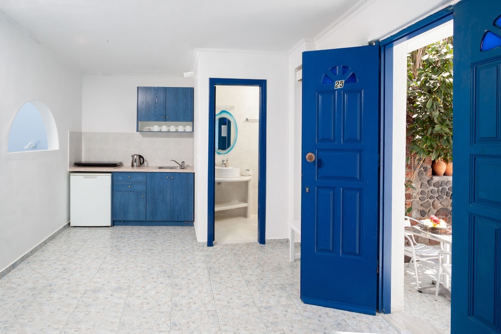 Roula Villa 6/50